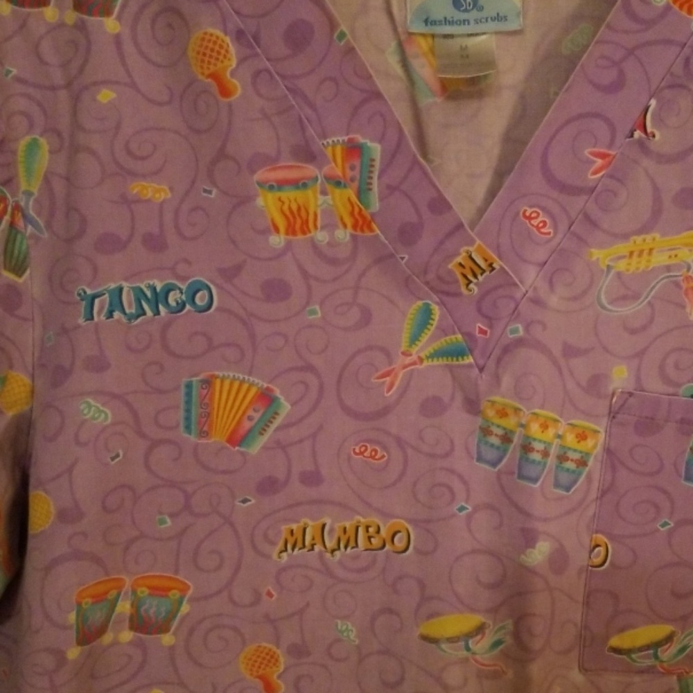 Scrub top - Picture 2 of 4